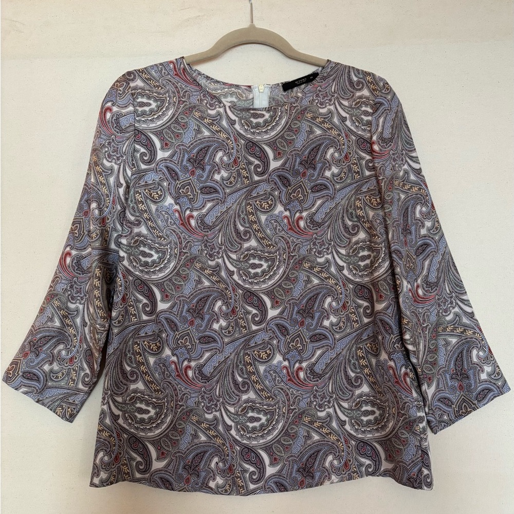 Gray and Red Boxy Blouse with Three-Quarter Sleeves